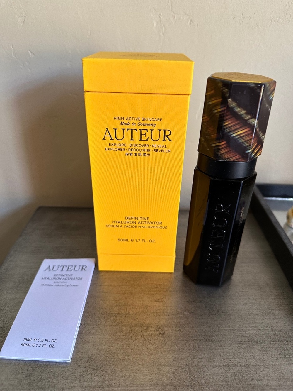 Auteur Definitive Hyaluron Activator Serum in Box